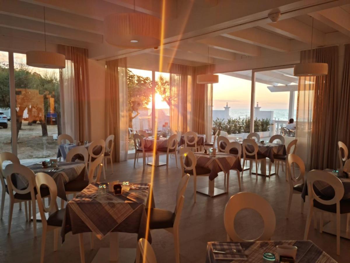 Hotel Corona Beach Peschici Exterior photo