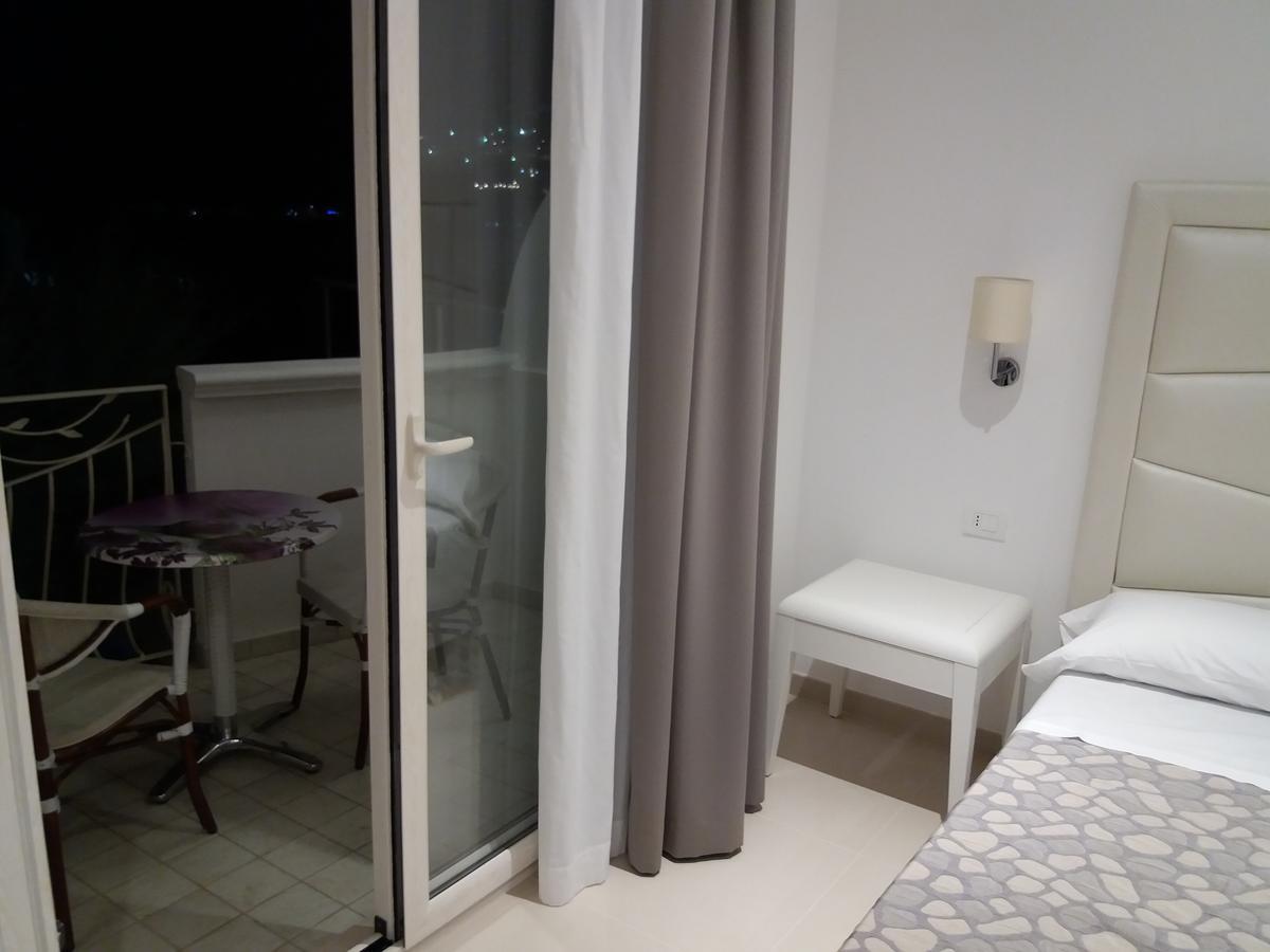 Hotel Corona Beach Peschici Exterior photo