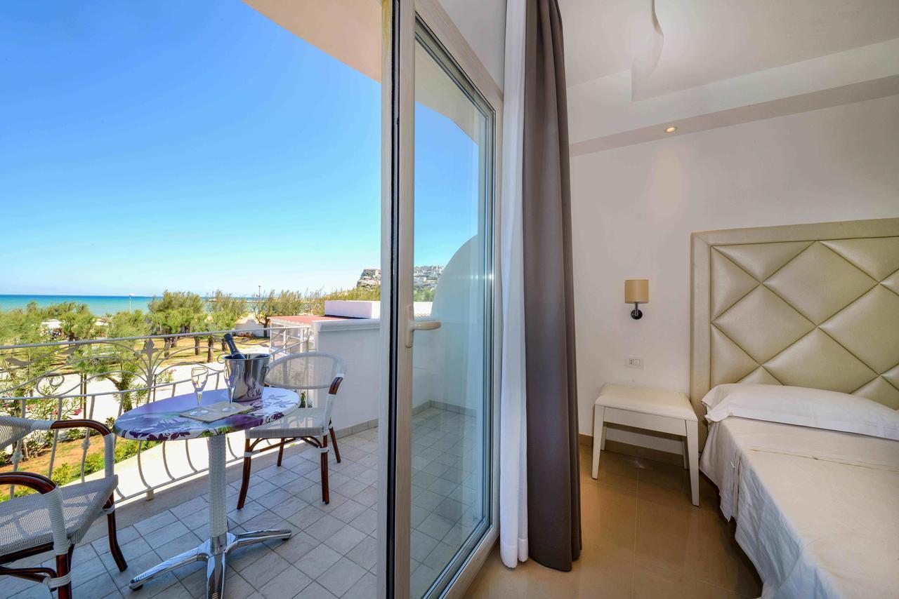 Hotel Corona Beach Peschici Exterior photo